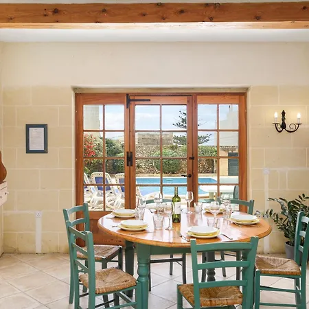 Dar Ta' Lonza With Private Pool Villa