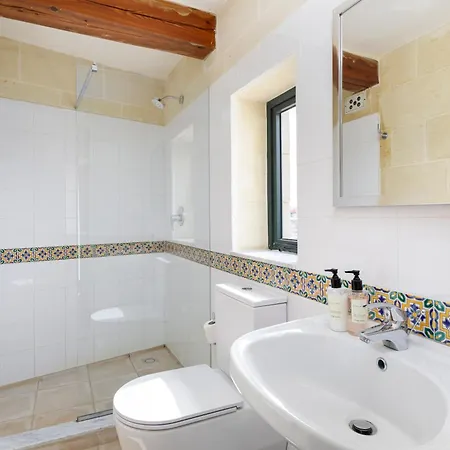 Dar Ta' Lonza With Private Pool * Għasri