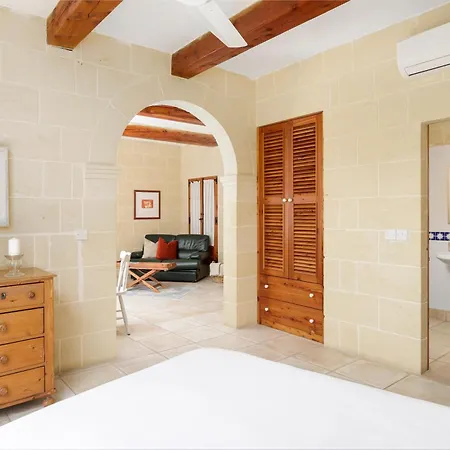 Villa Dar Ta' Lonza With Private Pool *