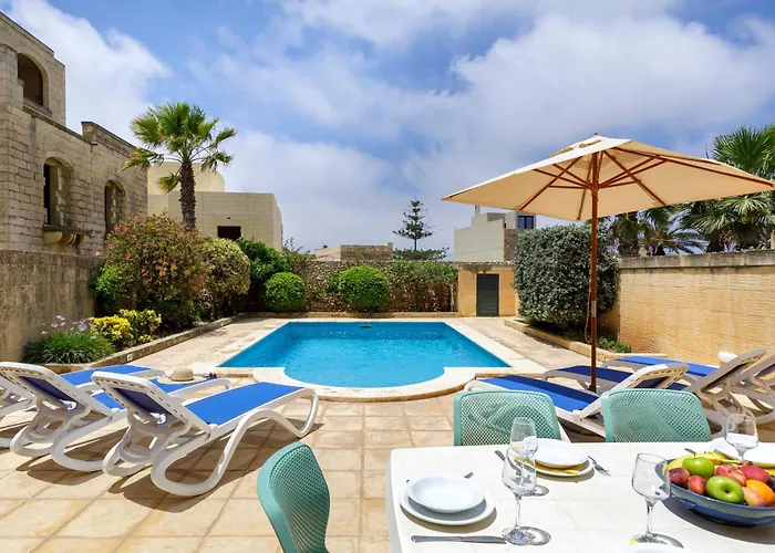Dar Ta' Lonza With Private Pool *