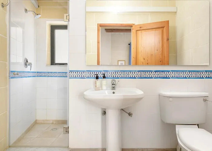 Dar Ta' Lonza With Private Pool Għasri