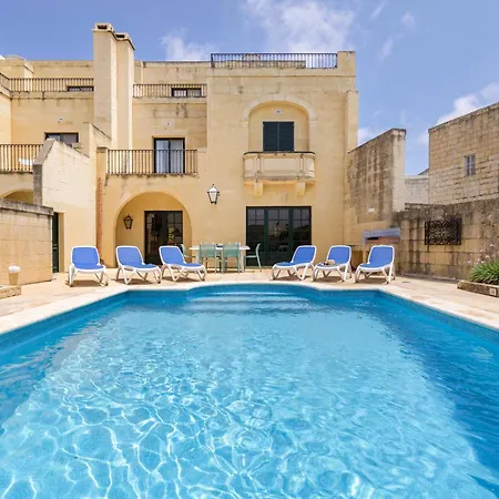 Dar Ta' Lonza With Private Pool Għasri