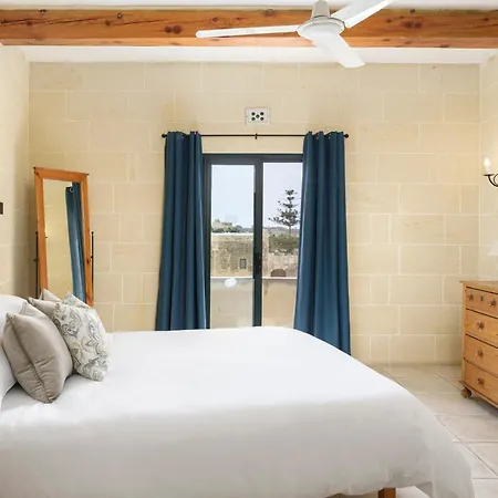 Villa Dar Ta' Lonza With Private Pool