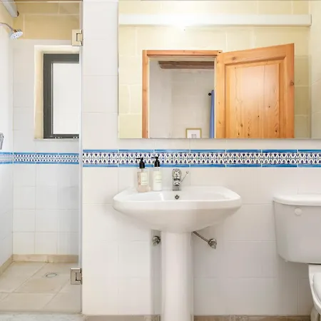 Dar Ta' Lonza With Private Pool Għasri