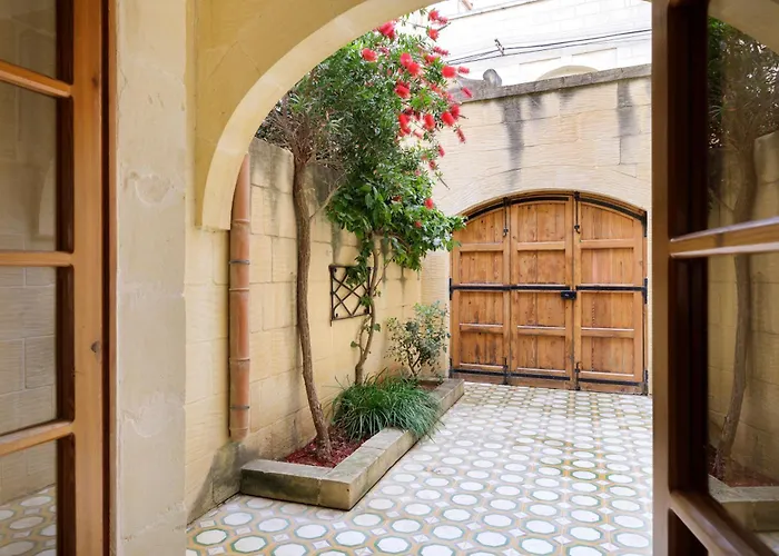 Villa Dar Ta' Lonza With Private Pool