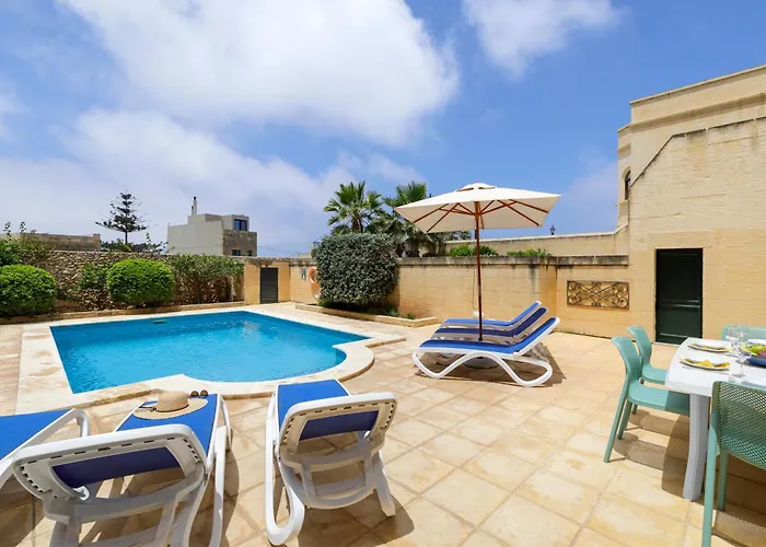 Dar Ta' Lonza With Private Pool