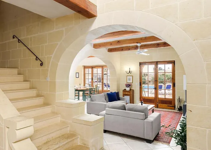 Dar Ta' Lonza With Private Pool *