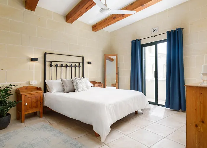 Dar Ta' Lonza With Private Pool Għasri