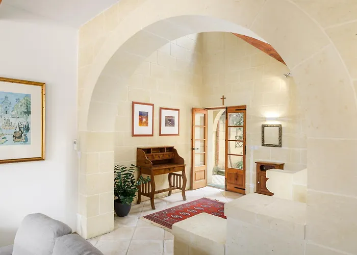 Villa Dar Ta' Lonza With Private Pool Għasri